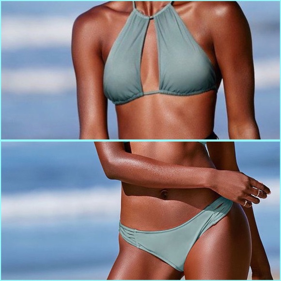 high neck keyhole halter bikini top